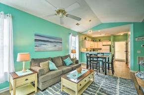 Myrtle Beach Condo with Balcony 6 Mi to Beach!